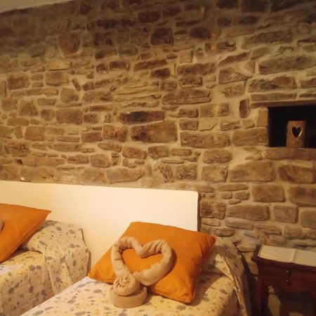 Agriturismo Il Regno Del Marrone Castel del Rio Exteriör bild